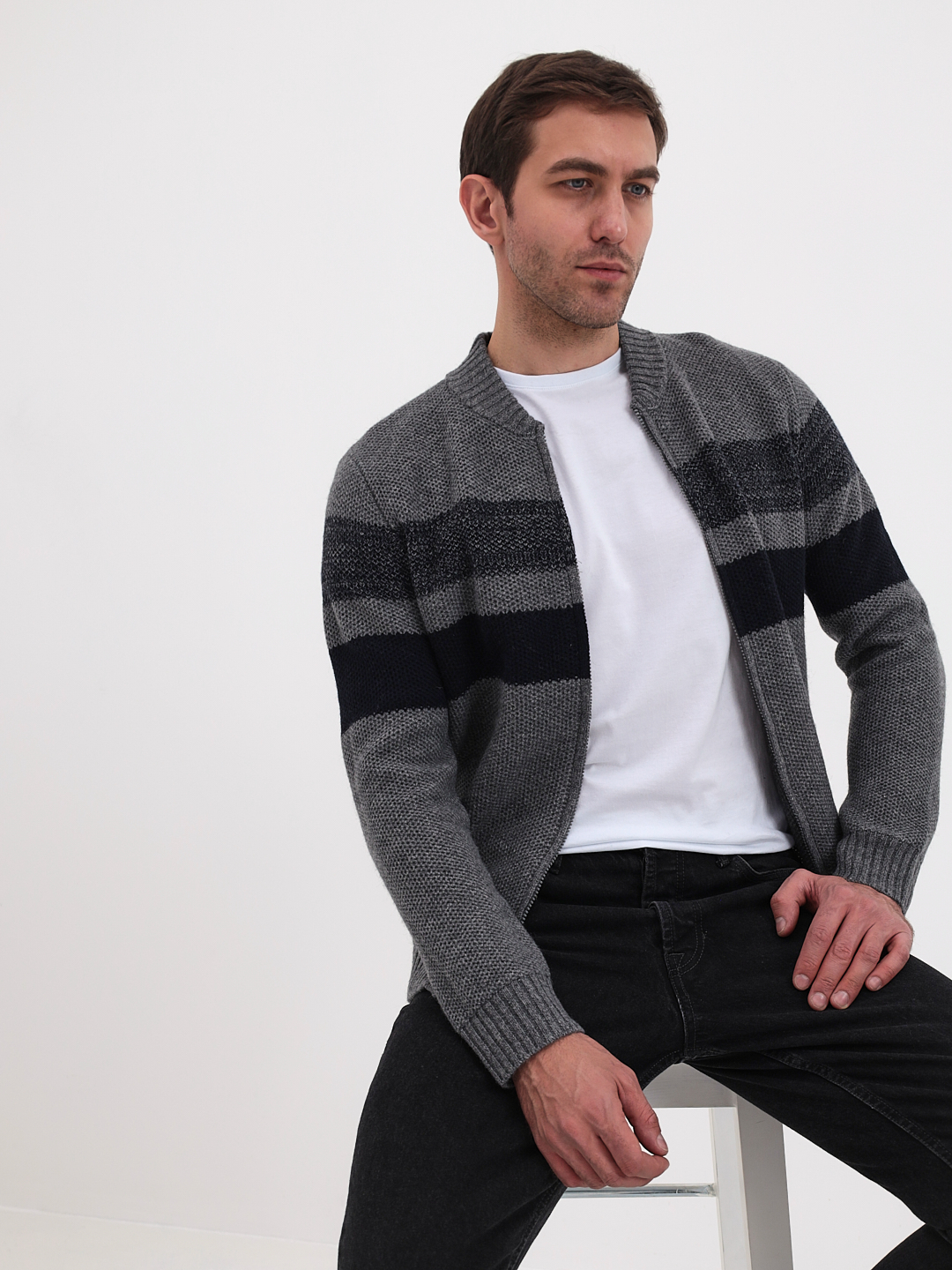 G139-полосы D2 (св.серый) Жакет мужской