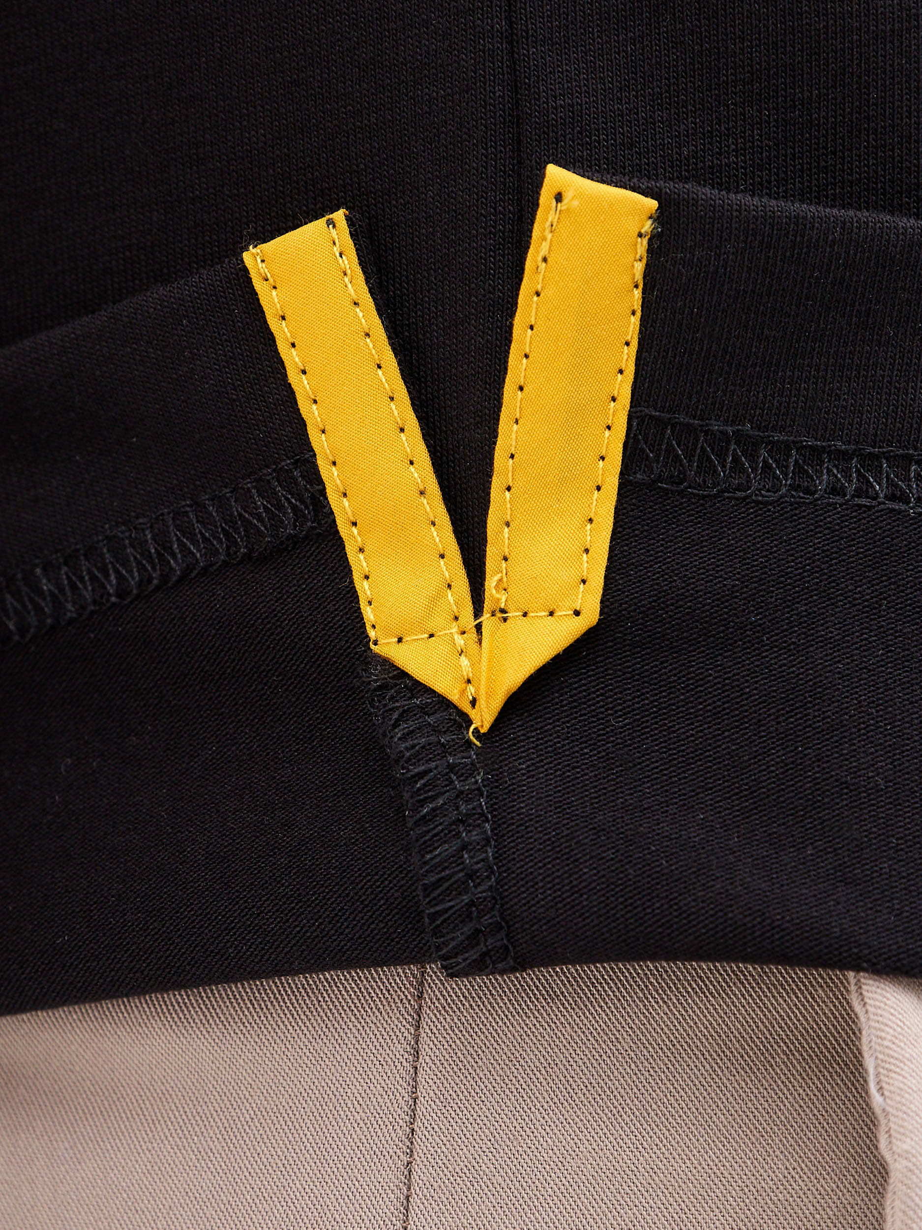 G144-KO124T-SAS5111 (черный) Джемпер мужской с воротником поло короткий рукав