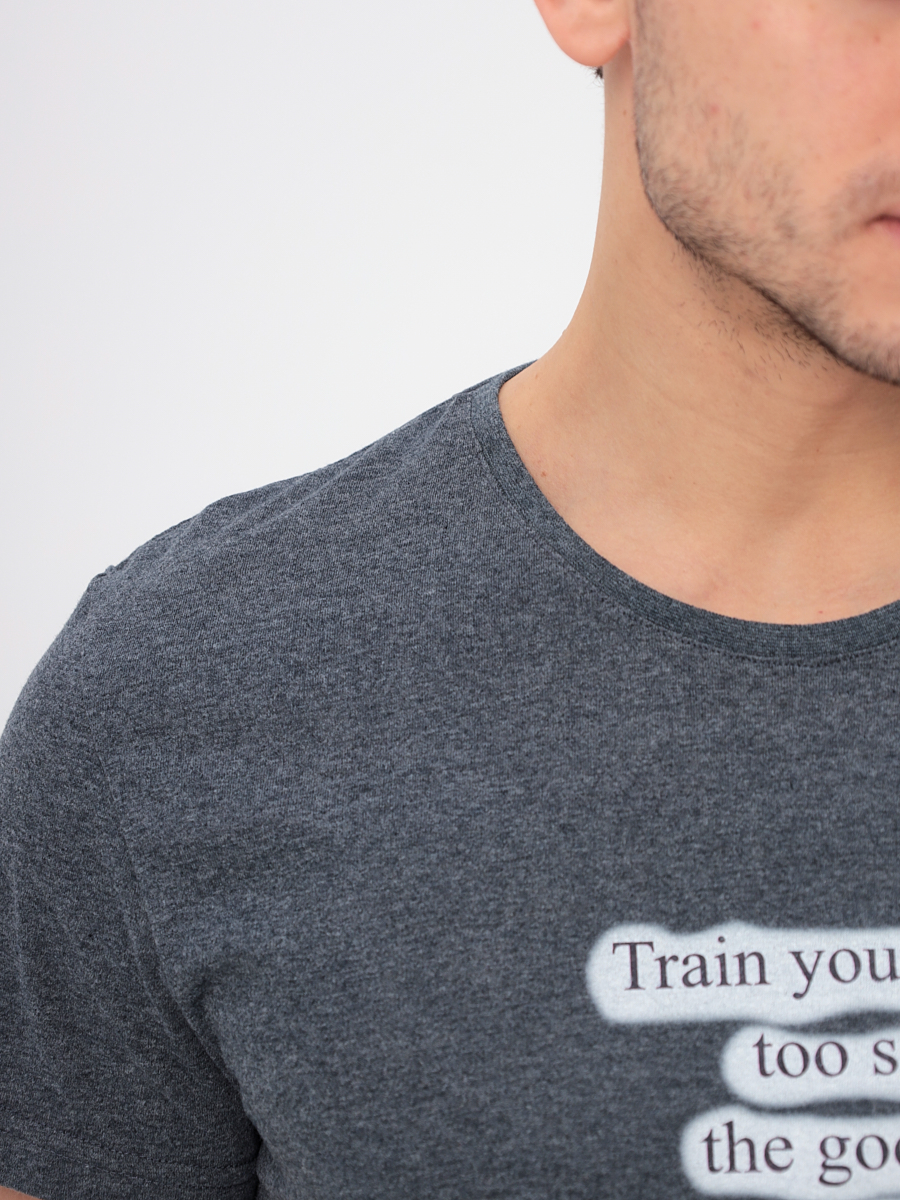 G145-Quote (антрацит м.) Футболка мужская короткий рукав